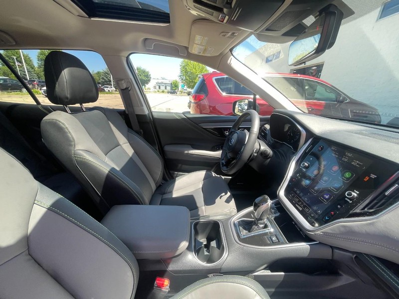 Subaru OUTBACK ON Vehicle Image 06