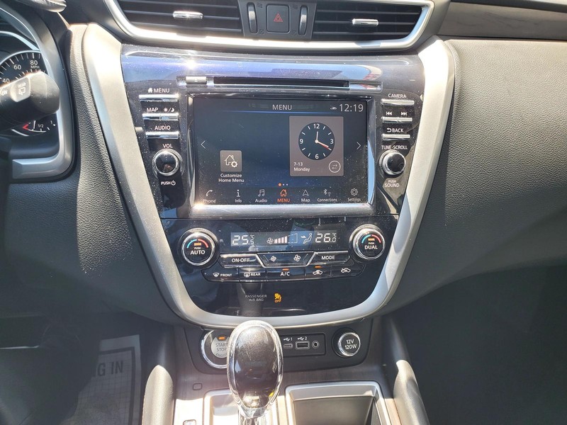 Nissan Murano Vehicle Image 10