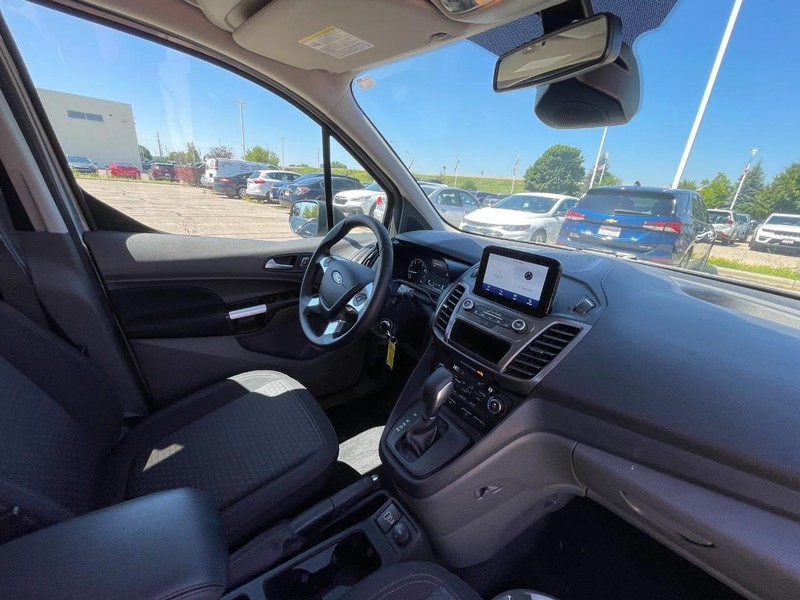Ford Transit Connect Wagon Vehicle Image 05