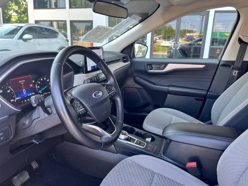 Ford Escape Vehicle Image 14