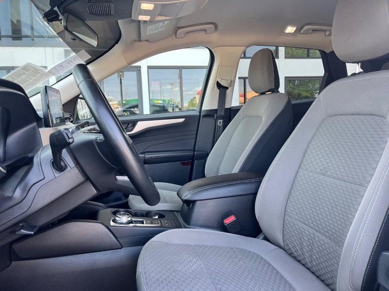 Ford Escape Vehicle Image 15
