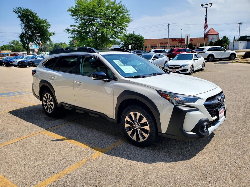 Subaru Outback Vehicle Image 03