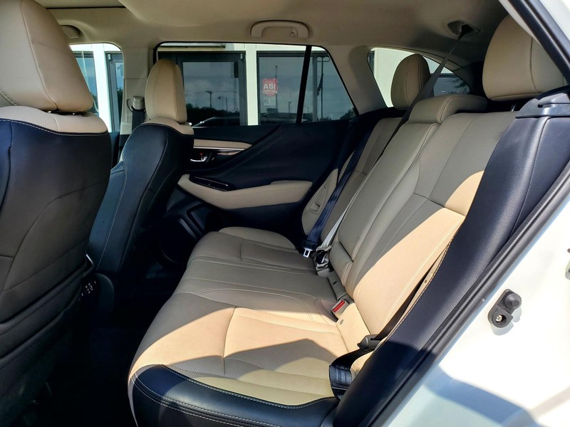 Subaru Outback Vehicle Image 16