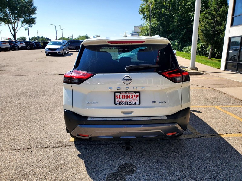 Nissan Rogue Vehicle Image 06
