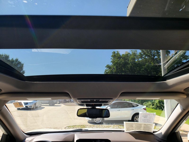 Nissan Rogue Vehicle Image 12