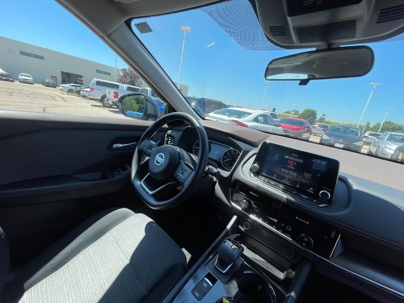 Nissan Rogue Vehicle Image 06