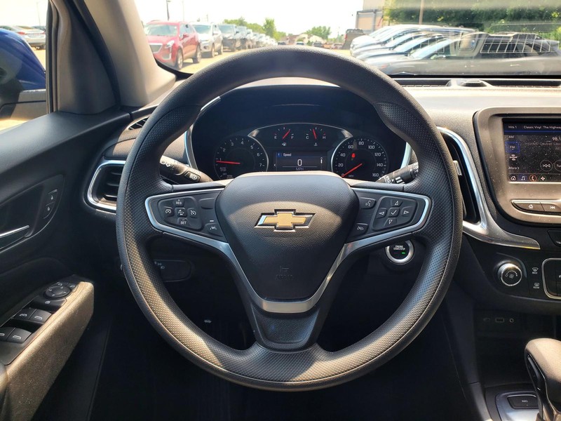 Chevrolet Equinox Vehicle Image 09