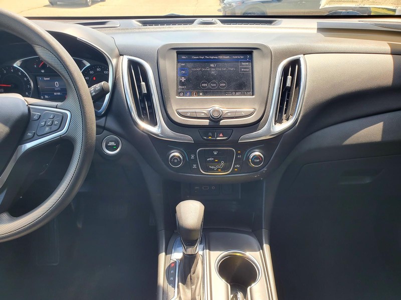 Chevrolet Equinox Vehicle Image 10