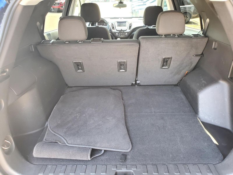 Chevrolet Equinox Vehicle Image 16