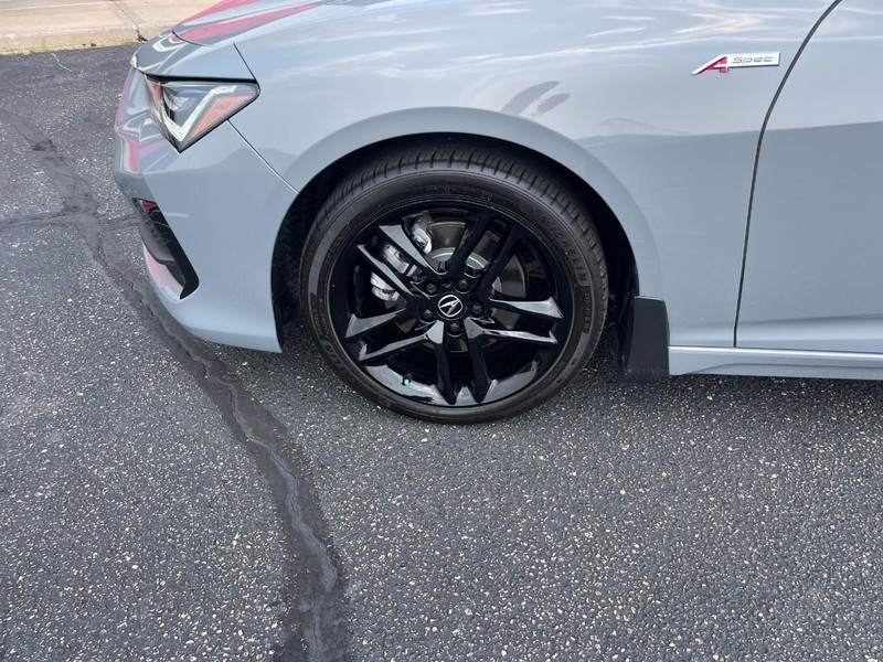 Acura TLX Vehicle Full-screen Gallery Image 07