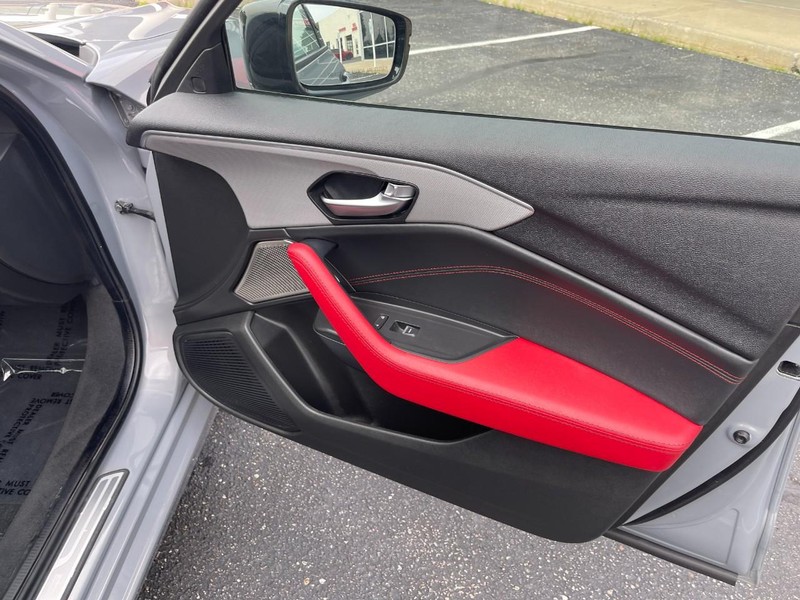 Acura TLX Vehicle Full-screen Gallery Image 13