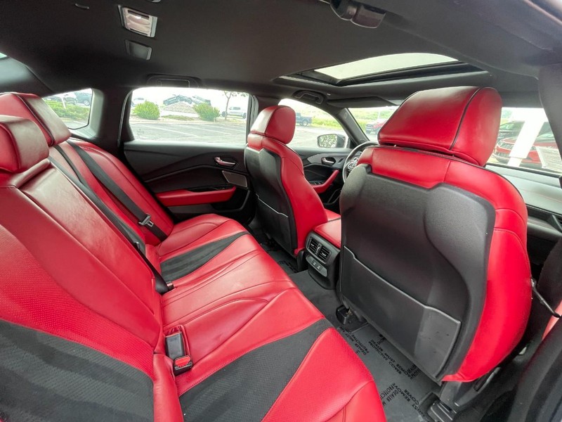 Acura TLX Vehicle Full-screen Gallery Image 15