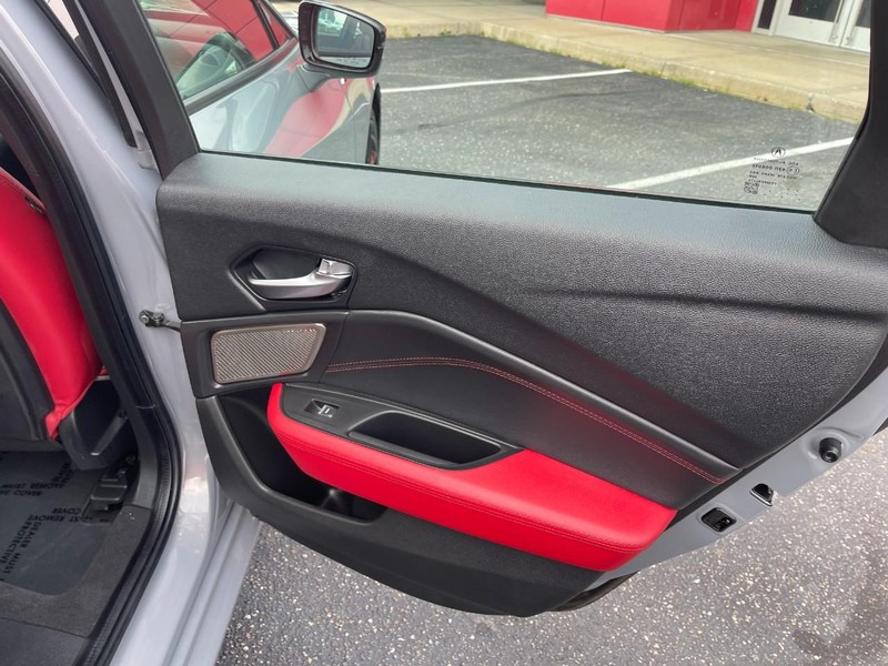Acura TLX Vehicle Full-screen Gallery Image 16