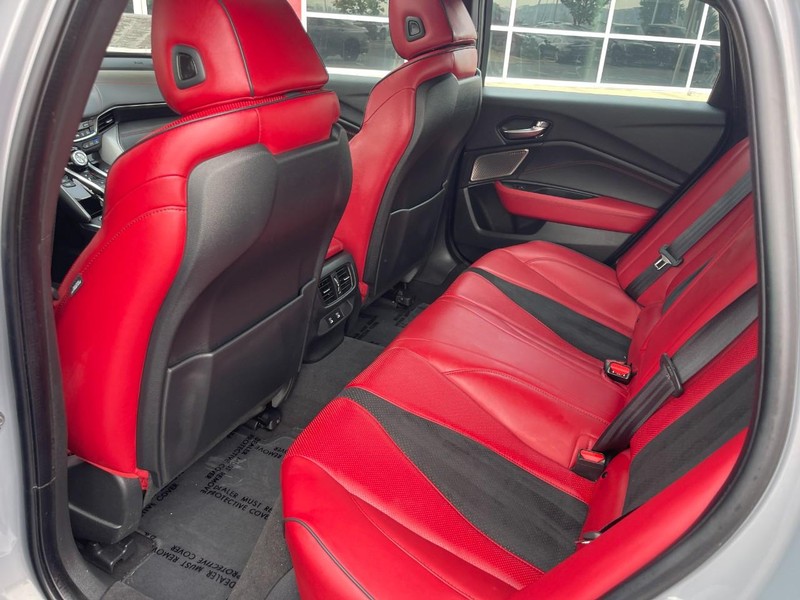 Acura TLX Vehicle Full-screen Gallery Image 18