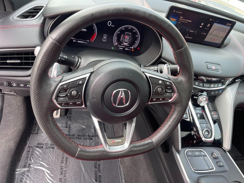 Acura TLX Vehicle Full-screen Gallery Image 24