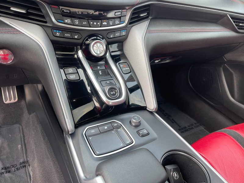 Acura TLX Vehicle Full-screen Gallery Image 30