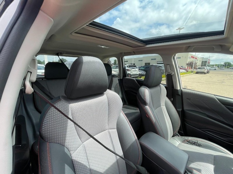 Subaru FORESTER S Vehicle Image 04