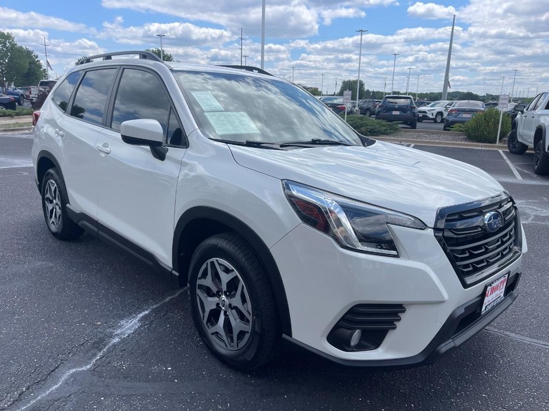 Subaru Forester Vehicle Image 02
