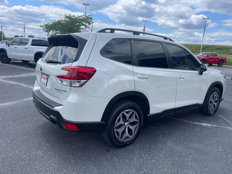Subaru Forester Vehicle Image 03