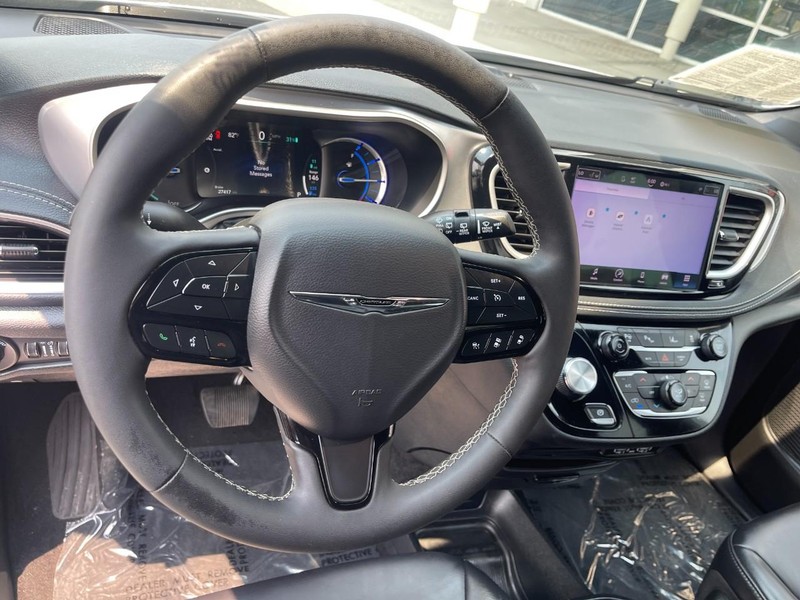 Chrysler Pacifica Vehicle Image 20