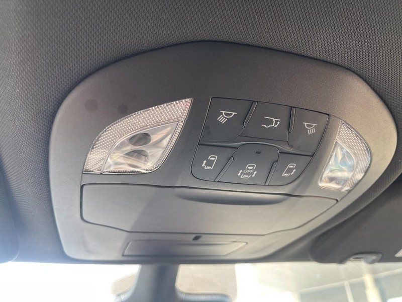 Chrysler Pacifica Vehicle Image 27
