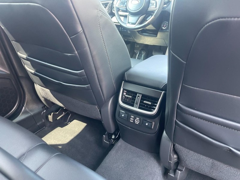 Subaru Outback Vehicle Image 14