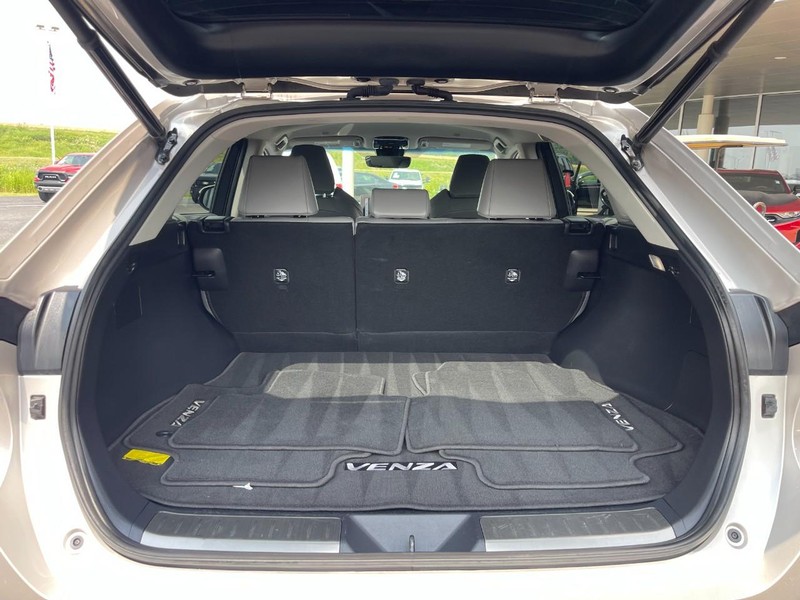 Toyota Venza Vehicle Image 15