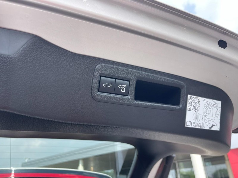 Toyota Venza Vehicle Image 16