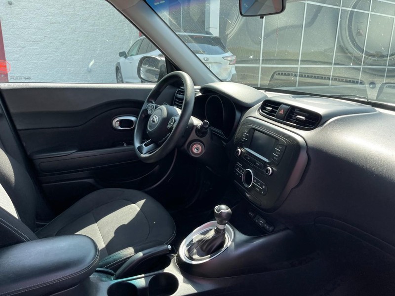 Kia Soul Vehicle Image 02