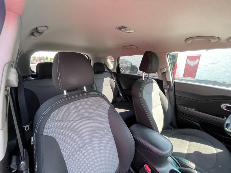 Kia Soul Vehicle Image 04