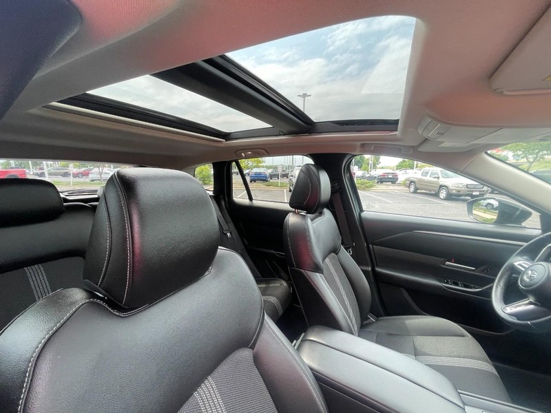 Mazda CX-50 Vehicle Image 10