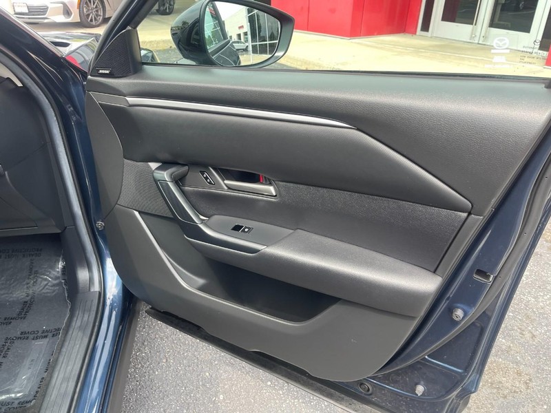 Mazda CX-50 Vehicle Image 12