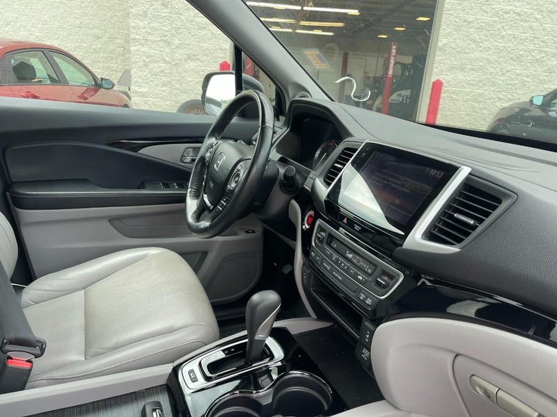 Honda Ridgeline Vehicle Image 02