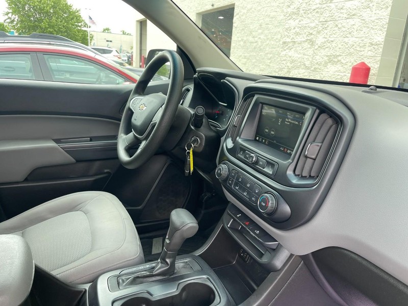 Chevrolet Colorado Vehicle Image 02