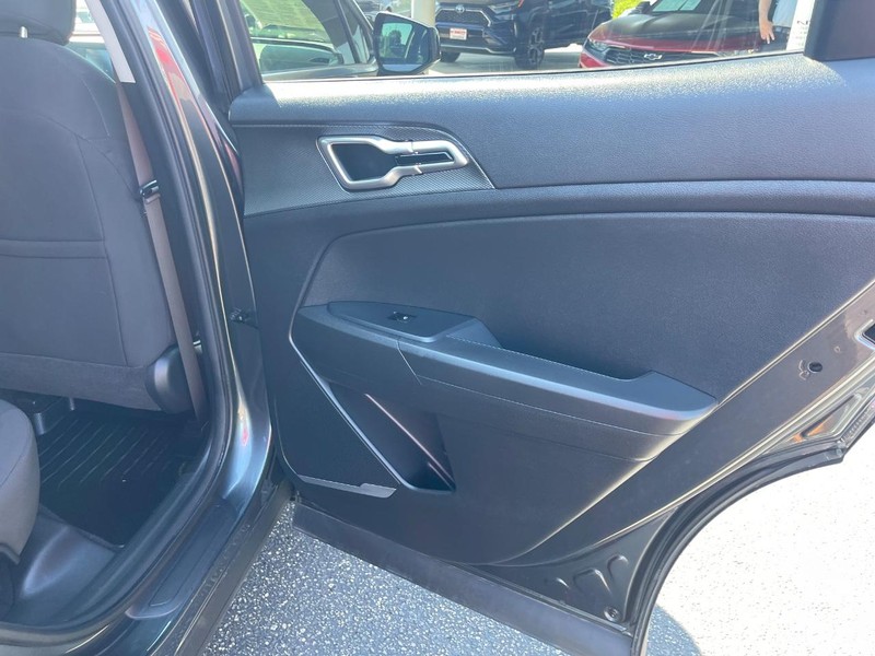 Kia Sportage Vehicle Image 11