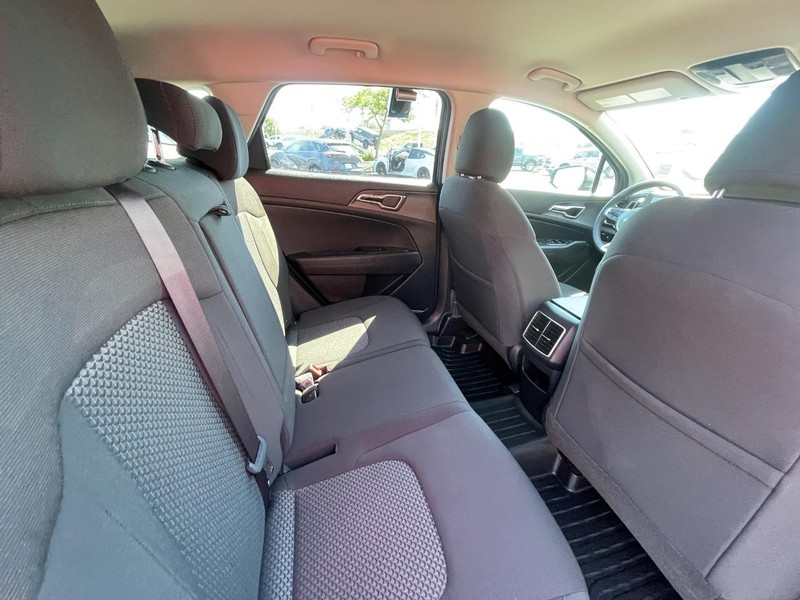 Kia Sportage Vehicle Image 12