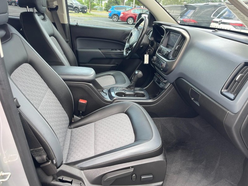 Chevrolet Colorado Vehicle Full-screen Gallery Image 10