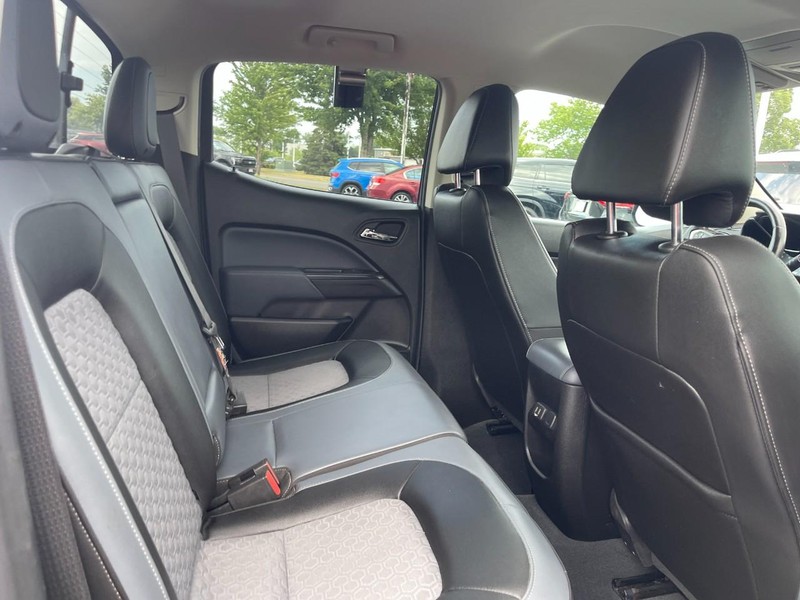 Chevrolet Colorado Vehicle Full-screen Gallery Image 12