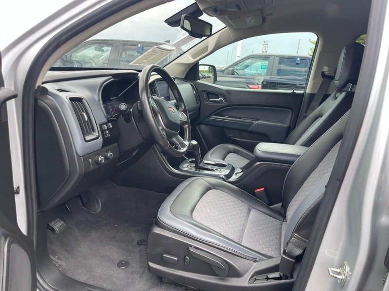 Chevrolet Colorado Vehicle Full-screen Gallery Image 13