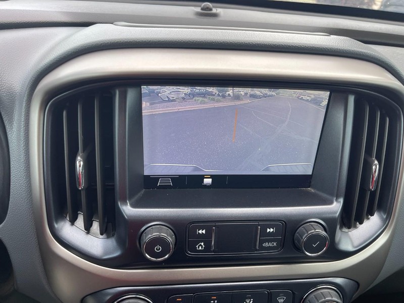 Chevrolet Colorado Vehicle Full-screen Gallery Image 21