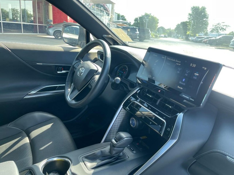 Toyota Venza Vehicle Image 02