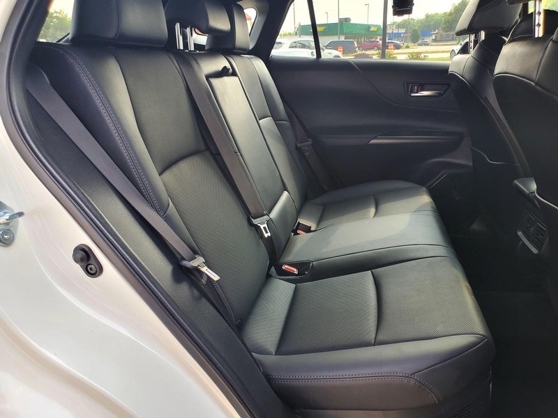 Toyota Venza Vehicle Image 14