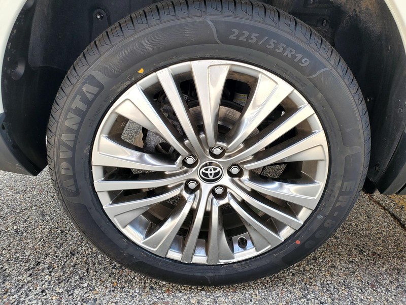 Toyota Venza Vehicle Image 17