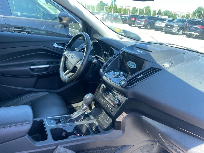 Ford Escape Vehicle Image 02
