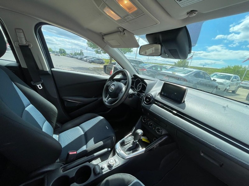Toyota Yaris iA Vehicle Image 04