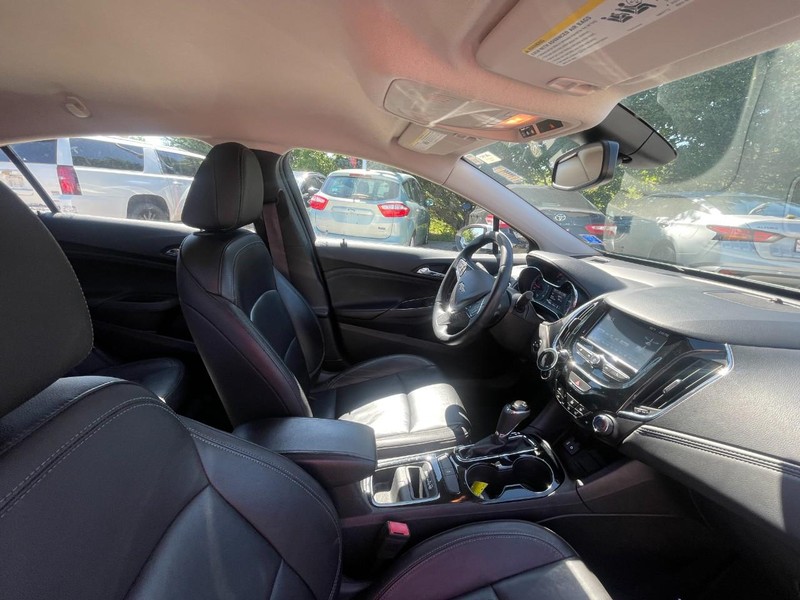 Chevrolet Cruze Vehicle Image 03