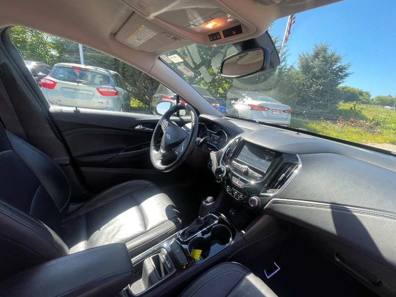 Chevrolet Cruze Vehicle Image 04