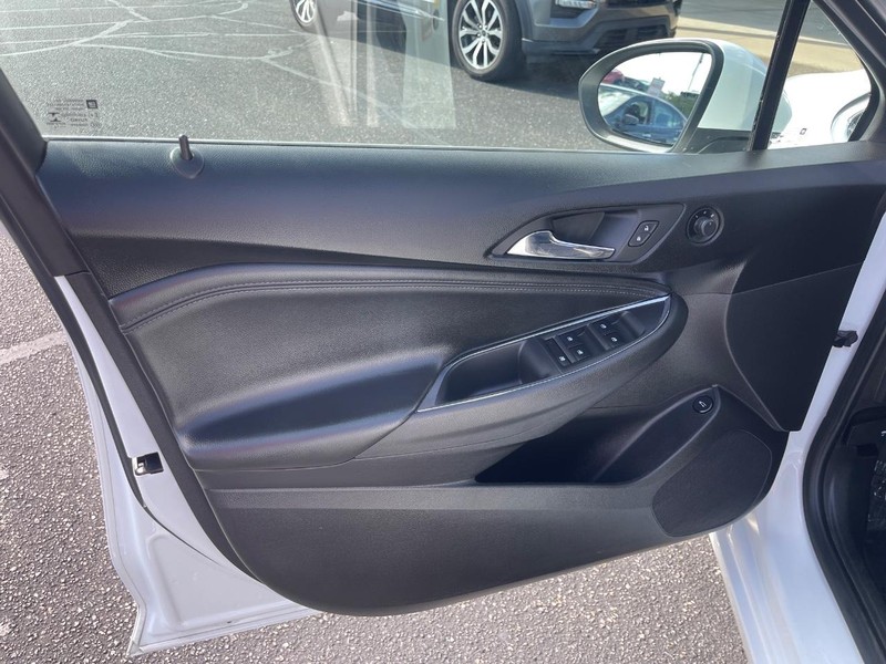 Chevrolet Cruze Vehicle Image 16