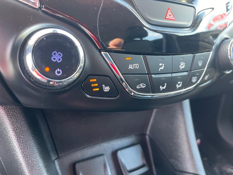 Chevrolet Cruze Vehicle Image 28
