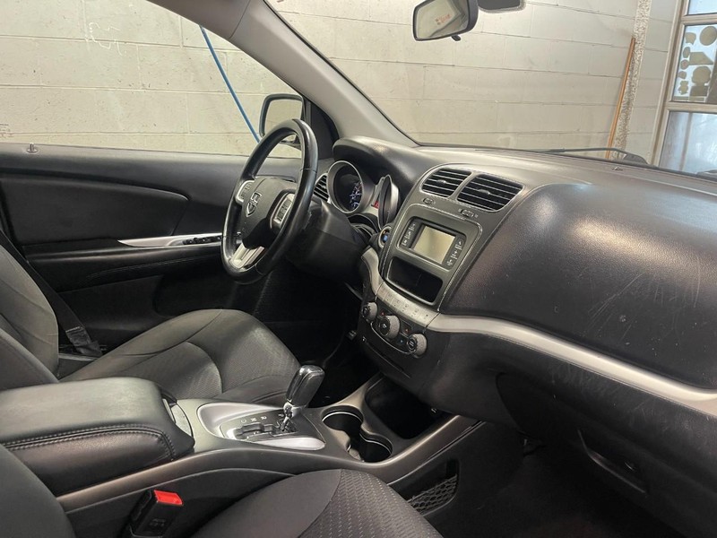 Dodge Journey Vehicle Image 03